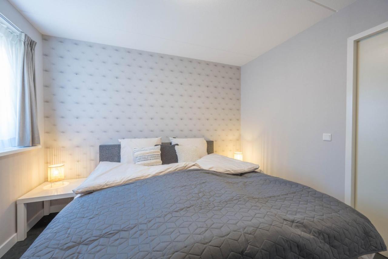 Meerzicht 24 - Luxury Family Accommodation With Beautiful Lake Side View Uitgeest Экстерьер фото